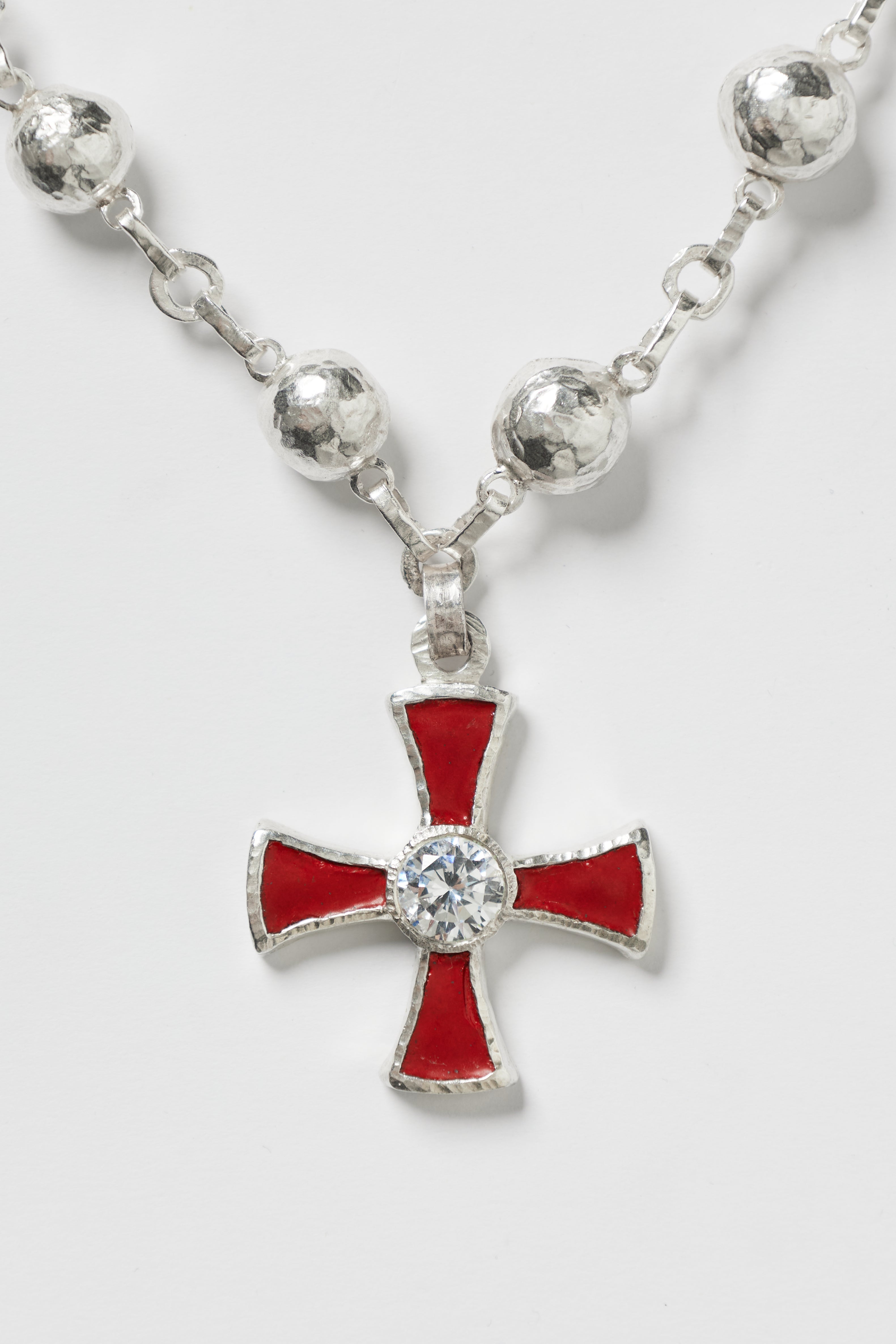 CROSS PENDANT ROUGE